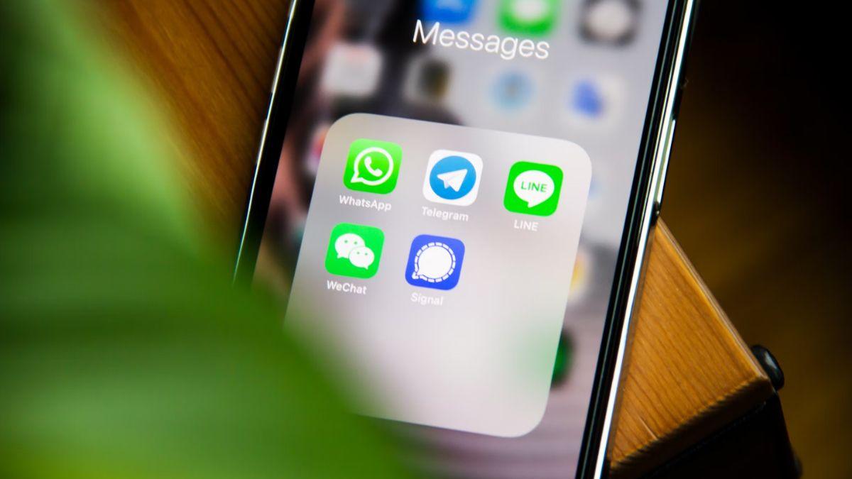 WhatsApp Introduces Ads in Updates Tab: Meta Monetizes the Messaging Giant