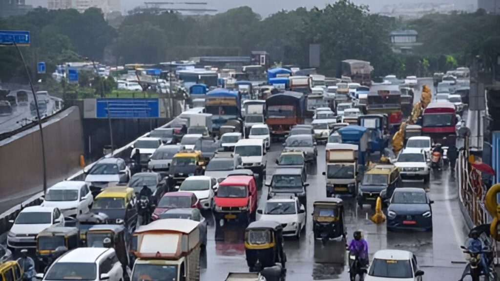 Traffic at Kalamboli Circle