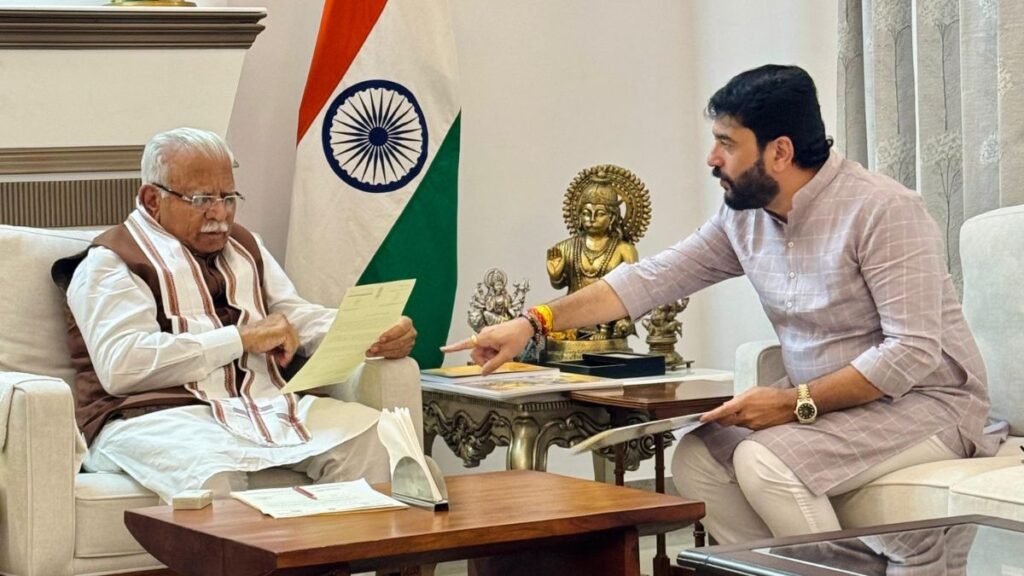 Pune: Union MoS Pushes for Metro Expansion Approval in Delhi Meeting with Khattar