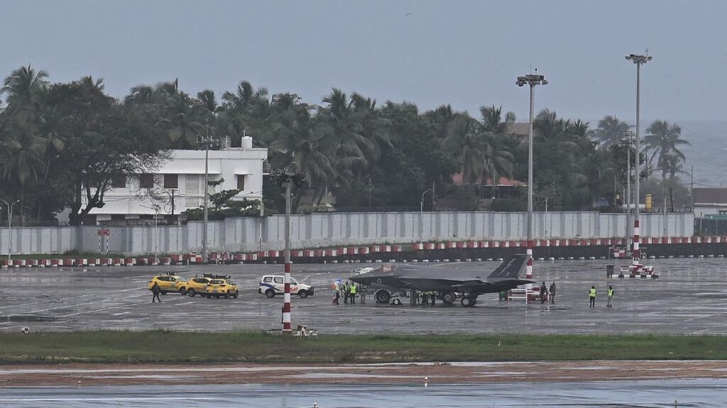 British F-35 emergency landing Thiruvananthapuram