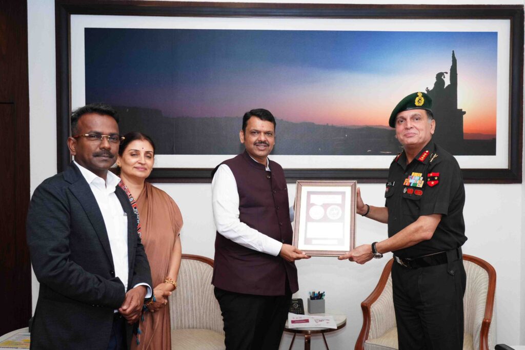 Lt Gen Dhiraj Seth GOC-in-C Southern Command Meets CM Fadnavis to Discuss Key Initiatives in Maharashtra for Civil-Defence Cooperation 3 Military-Civil Fusion in Maharashtra