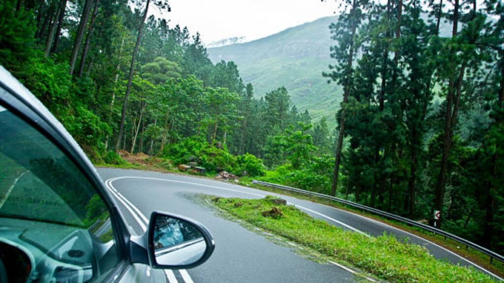 7 Must-Have Travel Accessories for a Comfortable and Safe Road Trip 1 Must-have travel accessories