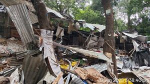 Pune: PMC Demolishes Unauthorized Stalls on FC Road in Major Anti-Encroachment Drive