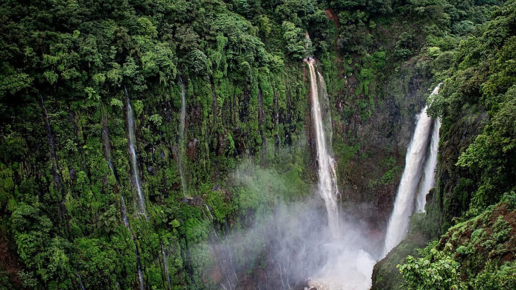 5 Magical Monsoon Escapes in Maharashtra You Must Visit