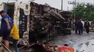 Accident on Pune-Satara Highway