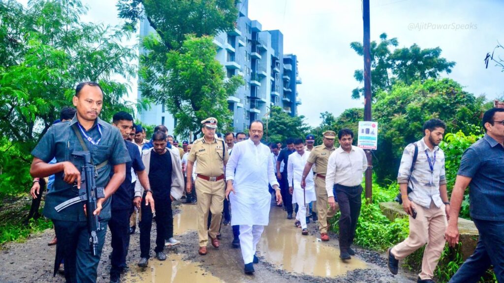 Pune: Ajit Pawar Conducts Early Morning Inspection in Hinjawadi, Orders Urgent Action on Traffic Woes and Metro Work 1 Ajit Pawar Hinjawadi traffic inspection