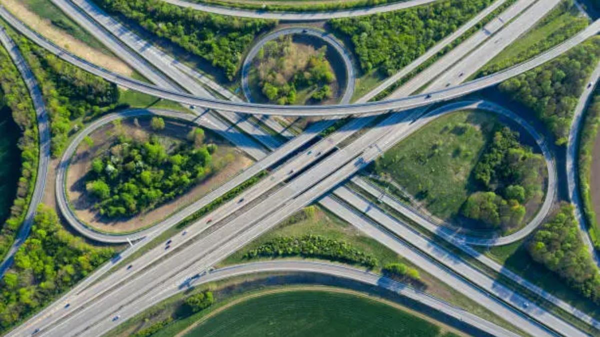 traffic interchange south of Khed-Shivapur toll plaza