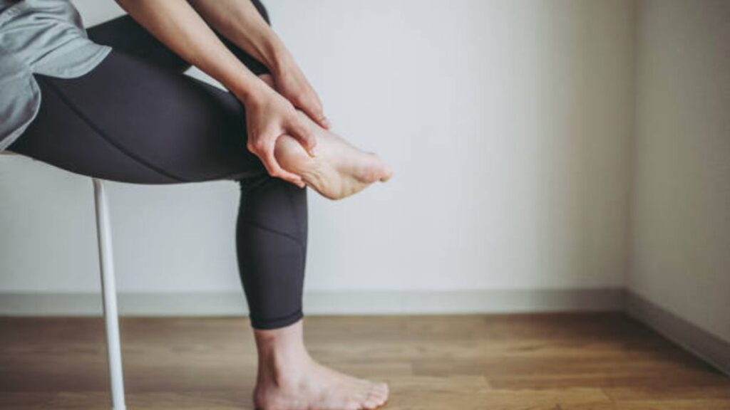 Why Do Your Heels Hurt When You Walk? The Underlying Causes Explained 1 Heels Hurt When You Walk