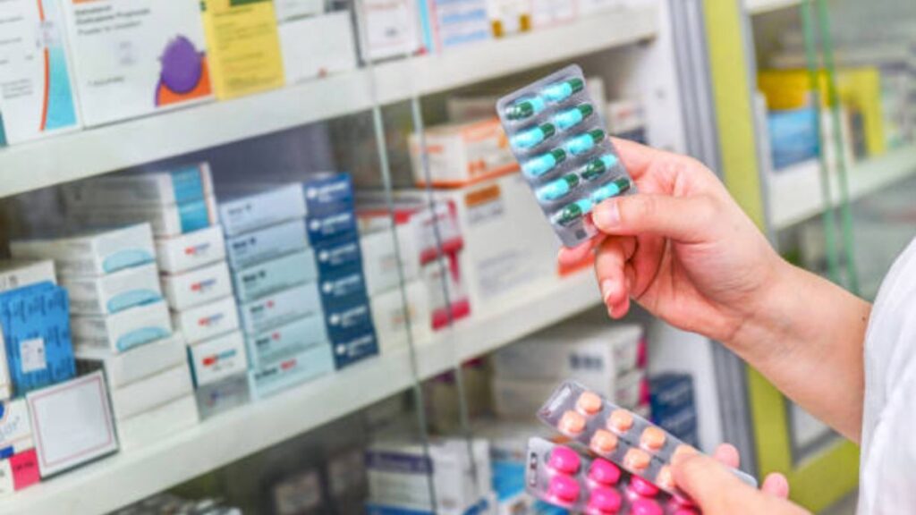 Homeopaths prescribe allopathic medicines Maharashtra
