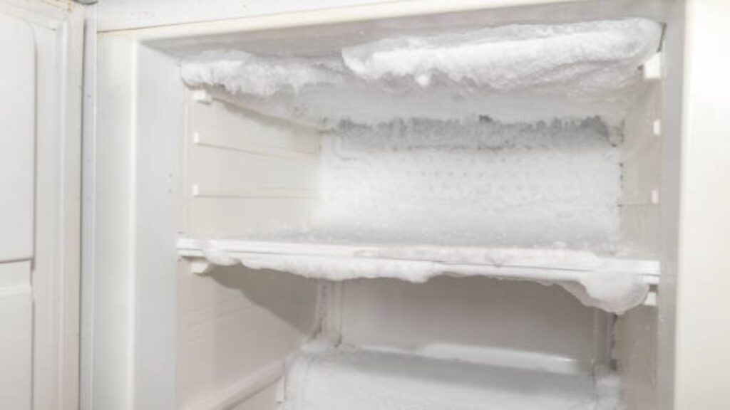 No Defrost Button? 7 Simple Hacks to De-Ice Your Freezer Fast 1 how to deice freezer without defrost button