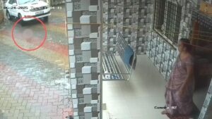 Miracle toddler survives SUV accident Gujarat