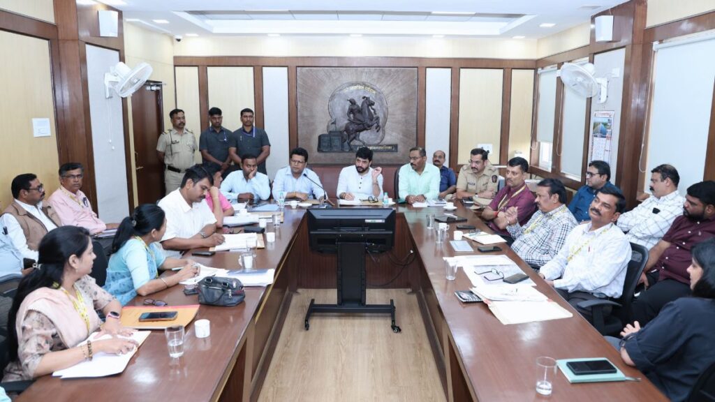 Pune: Murlidhar Mohol Reviews Flight Safety Amid Animal Intrusions & Traffic Congestion at Airport, Orders Urgent Action 1 Pune International Airport safety measures