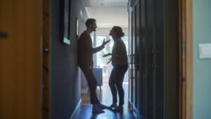 7 Sure-Shot Ways to Respond to an Argument (Besides Remaining Quiet) to Stay Calm & Win Every Time 3 respond to insults without losing your cool
