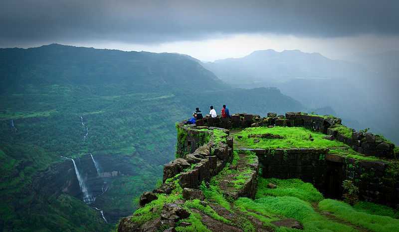 Best Places to Visit in Pune: Forts, Palaces, and Scenic Getaways 7 Lonavala During Monsoon