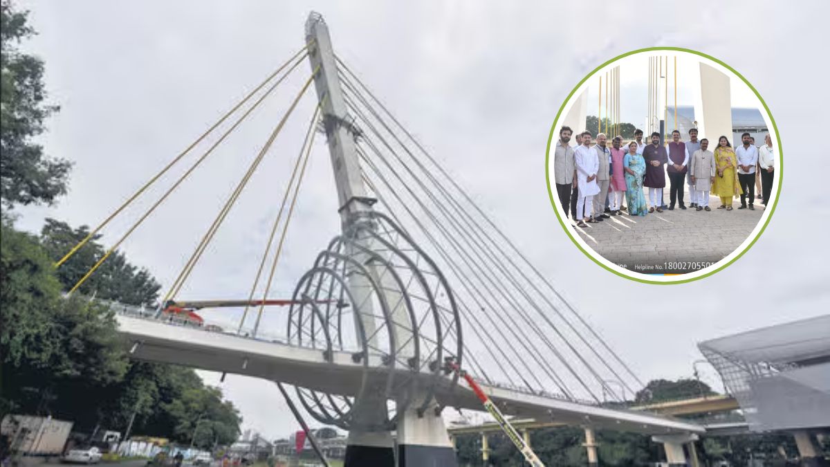 Pune Metro pedestrian bridge