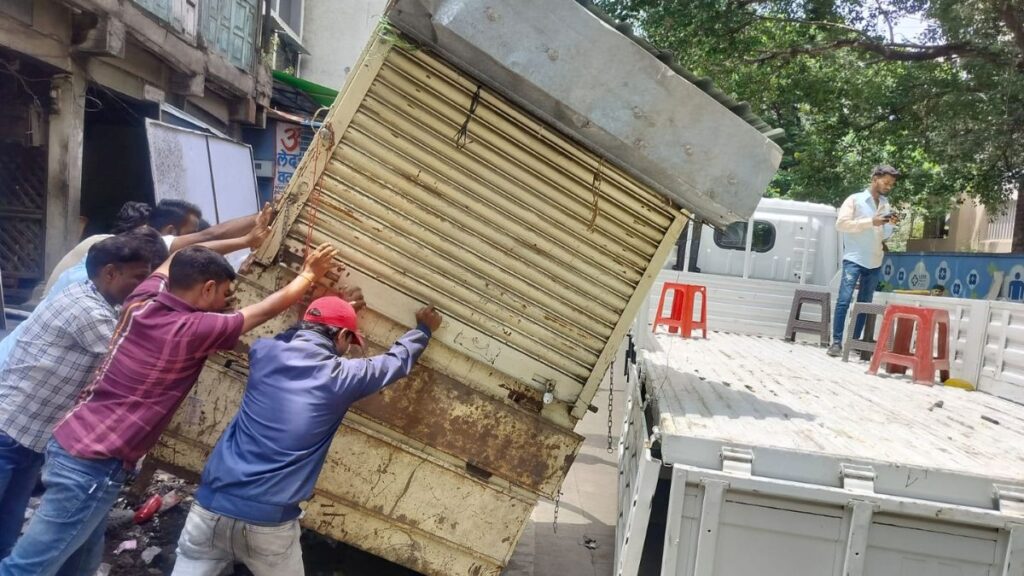 Pune: PMC Launches Major Drive Against Road Encroachments and Illegal Vendors 1 Pune encroachment removal