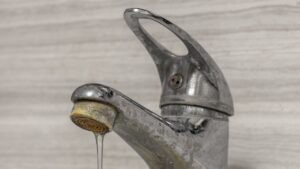 remove rust and white marks from bathroom taps