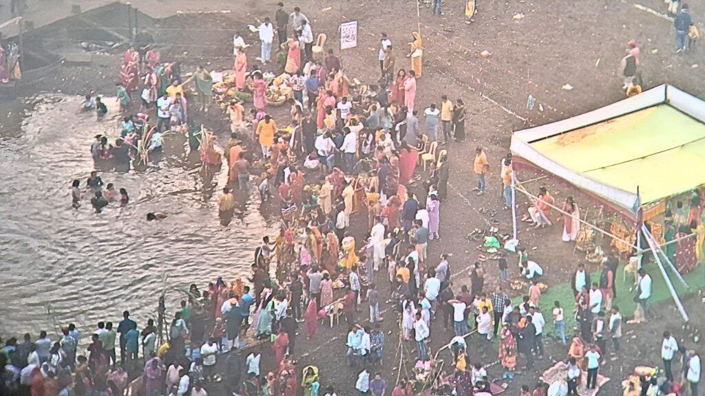 Pune: Hinjawadi Residents Perform Chhath Puja on the Banks of Mula River with Devotion and Unity 3 Hinjawadi Residents Celebrate Chhath Puja