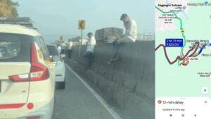 traffic congestion on Mumbai-Pune Expressway