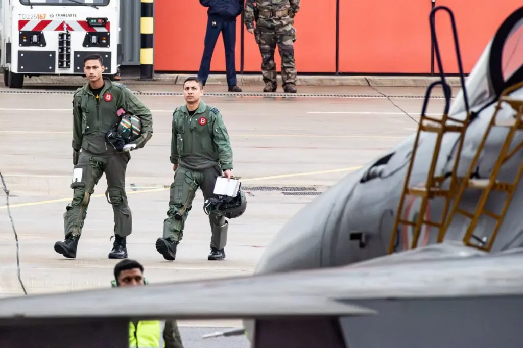 Indian Sukhois and French Rafales Light Up the Skies During Exercise Garuda 25