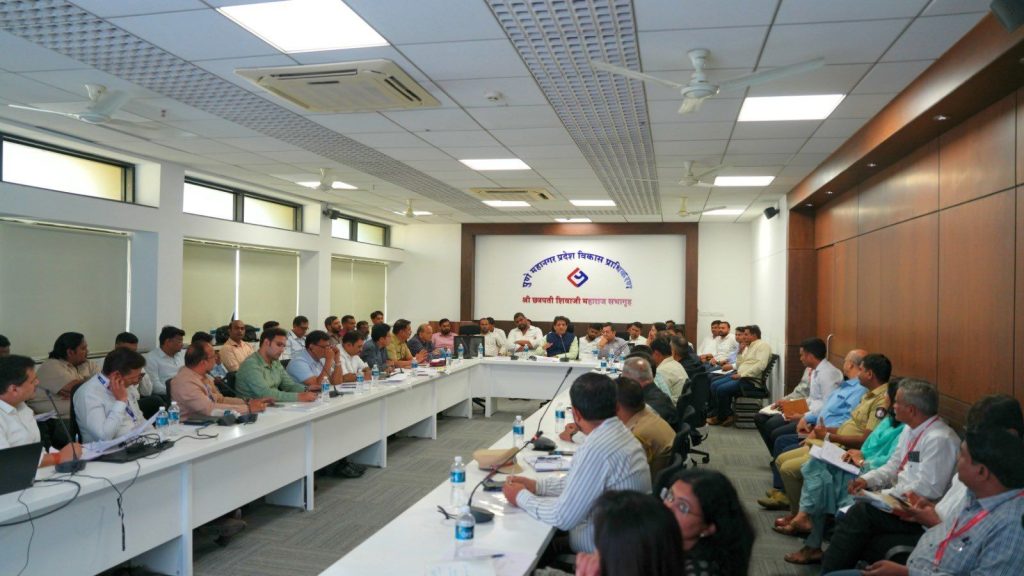 PMRDA Sets December 5 Deadline to Repair Roads in Hinjawadi