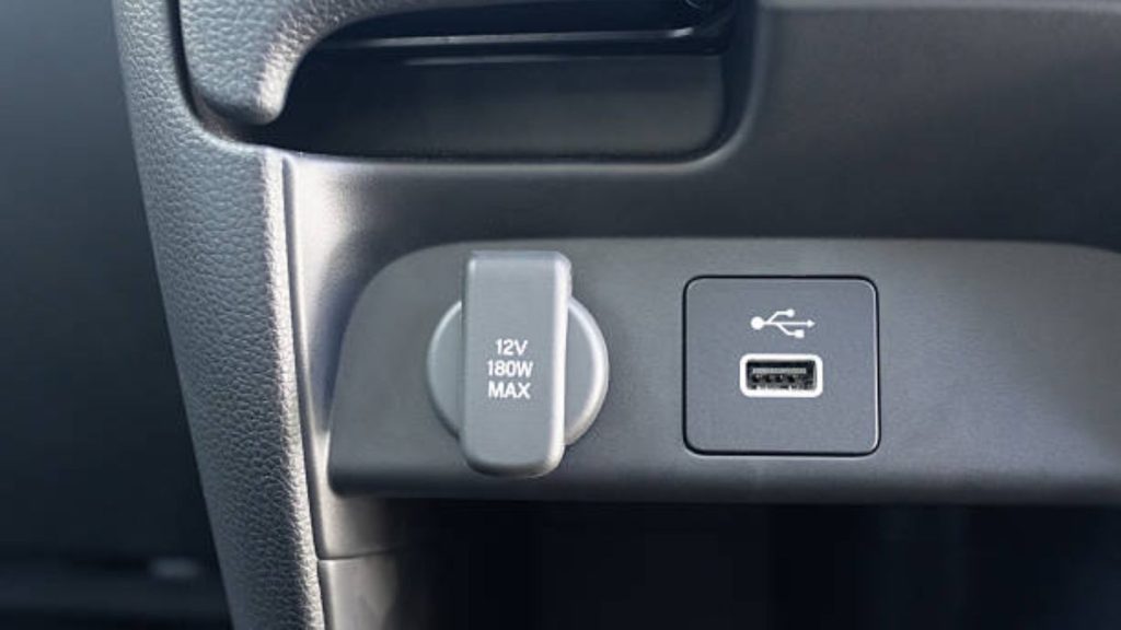 Tech Upgrade on Wheels: Five Cool Gadgets That Maximise Your Car's USB Port