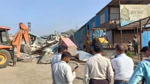 PMC demolishes illegal structures