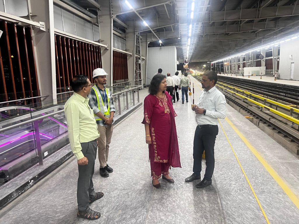 PMRDA Chief Engineer Rinaz Pathan Inspecting Pune Metro Line 3 Station 9