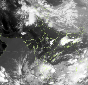 A black-and-white infrared satellite image of India provided by the IMD, showing significant convective cloud formations over Southern and Central Maharashtra, indicating developing thunderstorm activity and moisture incursion across the region.