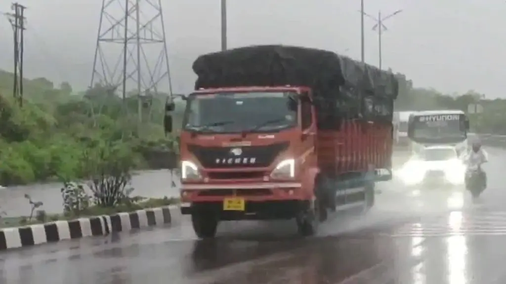 Pune Ghats Remain on Red Alert