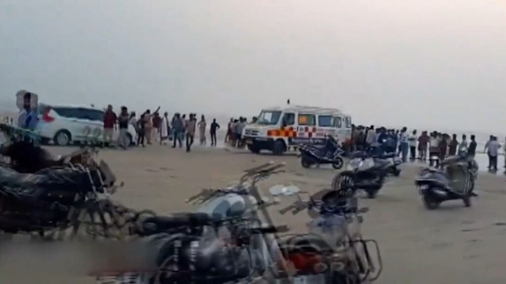 Eight Students From Pune Drown