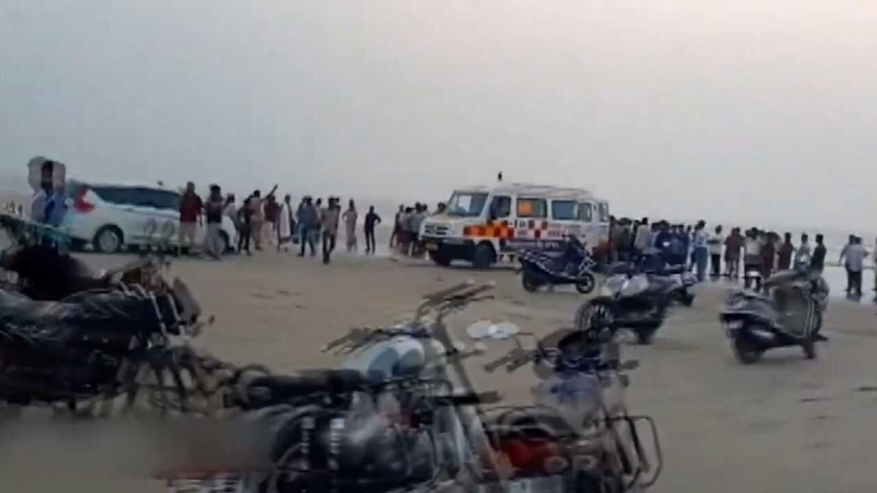 Eight Students From Pune Drown