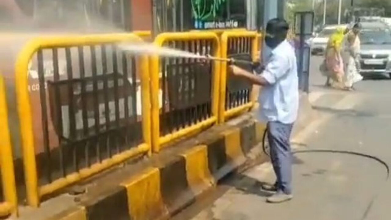 PCMC road divider cleaning